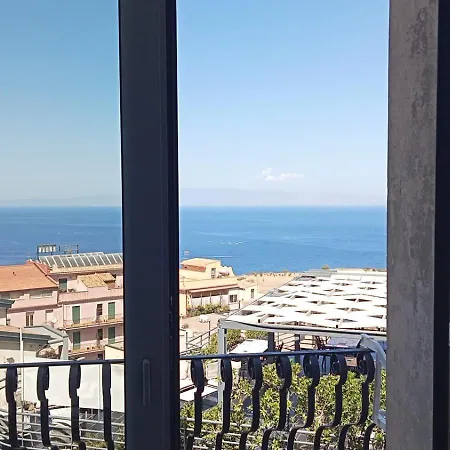Fm Panoramic House Center *